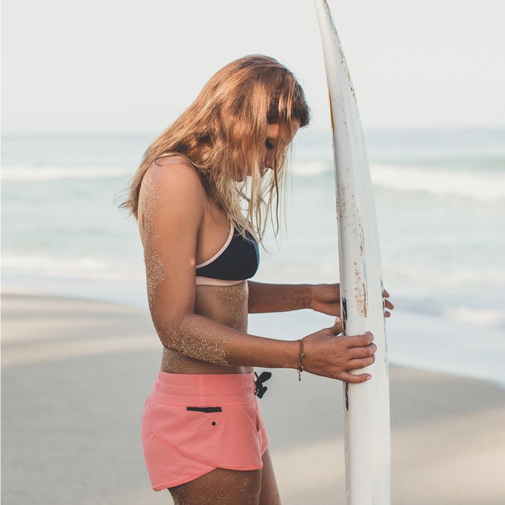 LULULEMON reversible surf short, Plum Peach/Naval Blue